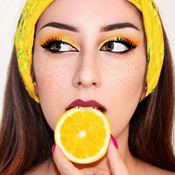 SHEGLAM | The ARTISTRY BEJEWELLED Eye-Shadow Palette Large 8x4" - Picture 1 of 13